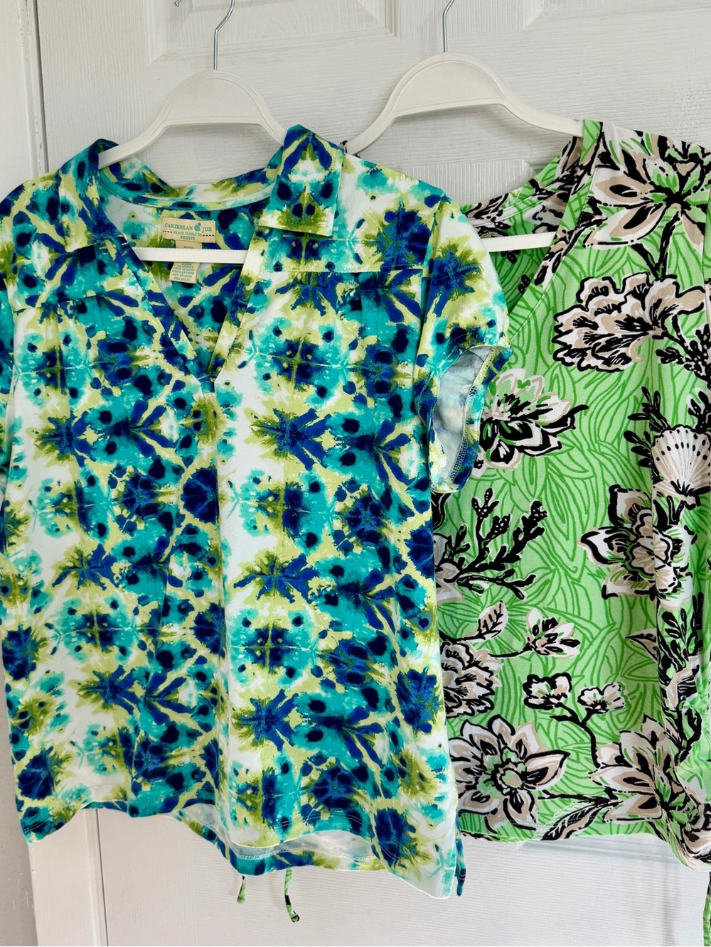 Lot of 2 Caribbean Joe Neon Green Floral Short Sleeve Tops both petite XL